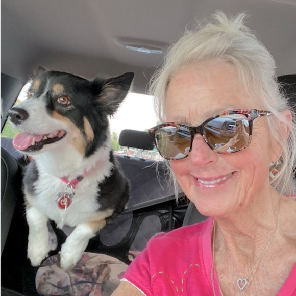 Meet your Posher, Connie - Picture 2 of 2